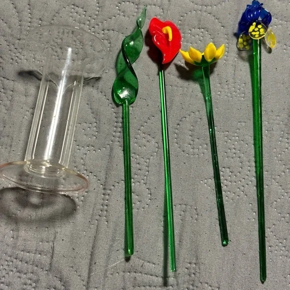 Murano Style Vintage Glass Flower Bouquet – Handcrafted Art in Vase - Picture 7 of 13